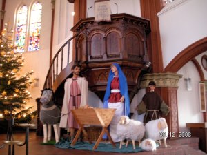Besinnlich die Adventszeit erleben mit dem ökumenischen SMS-Kalender (Bild: Weihnachtskrippe der Banter Kirche Wilhelmshaven)